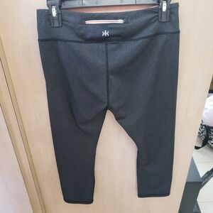 Kyodan Capri Jeggings With Reflective Accents And Zipper Pocket In Back